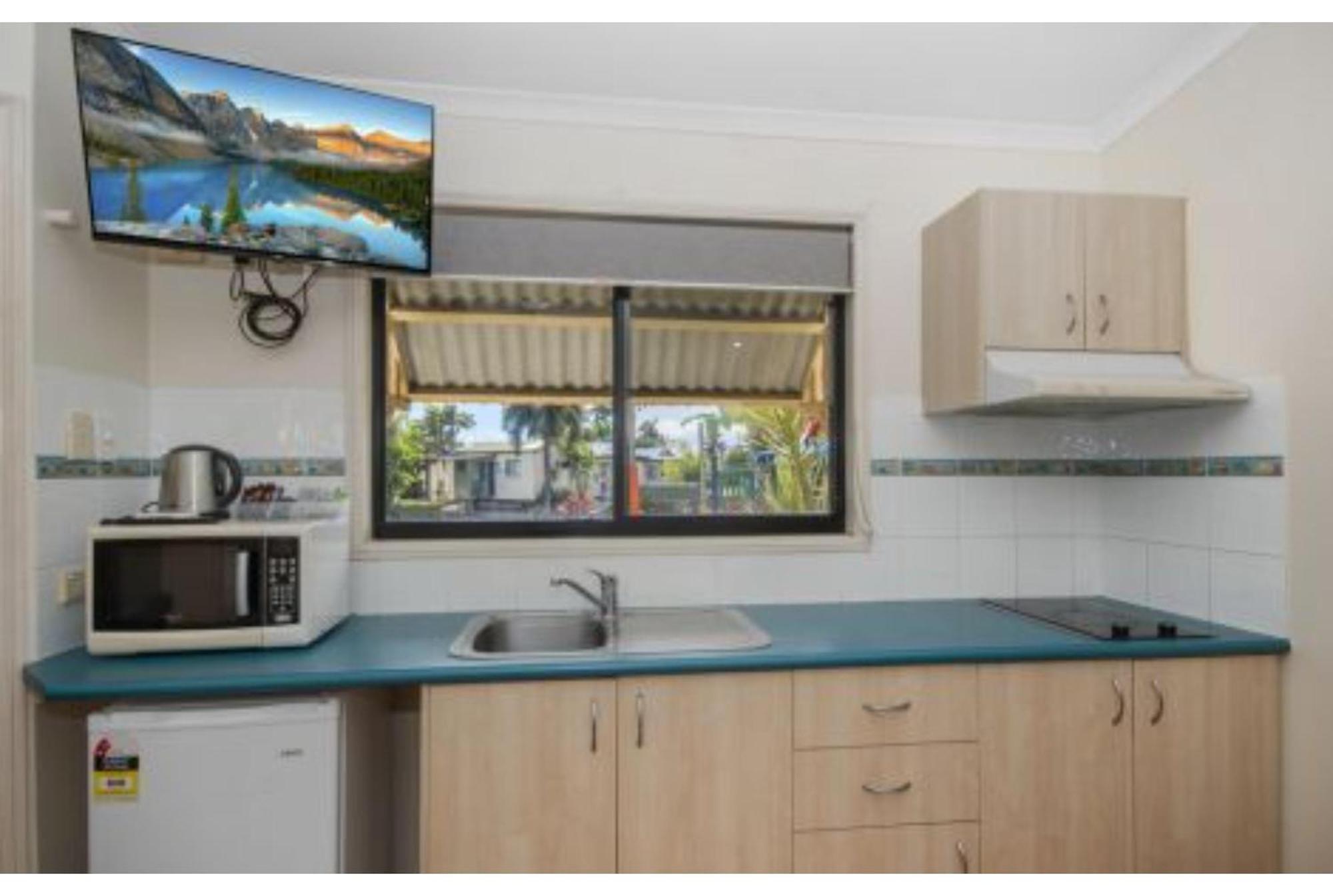 Discovery Parks - Townsville Room photo