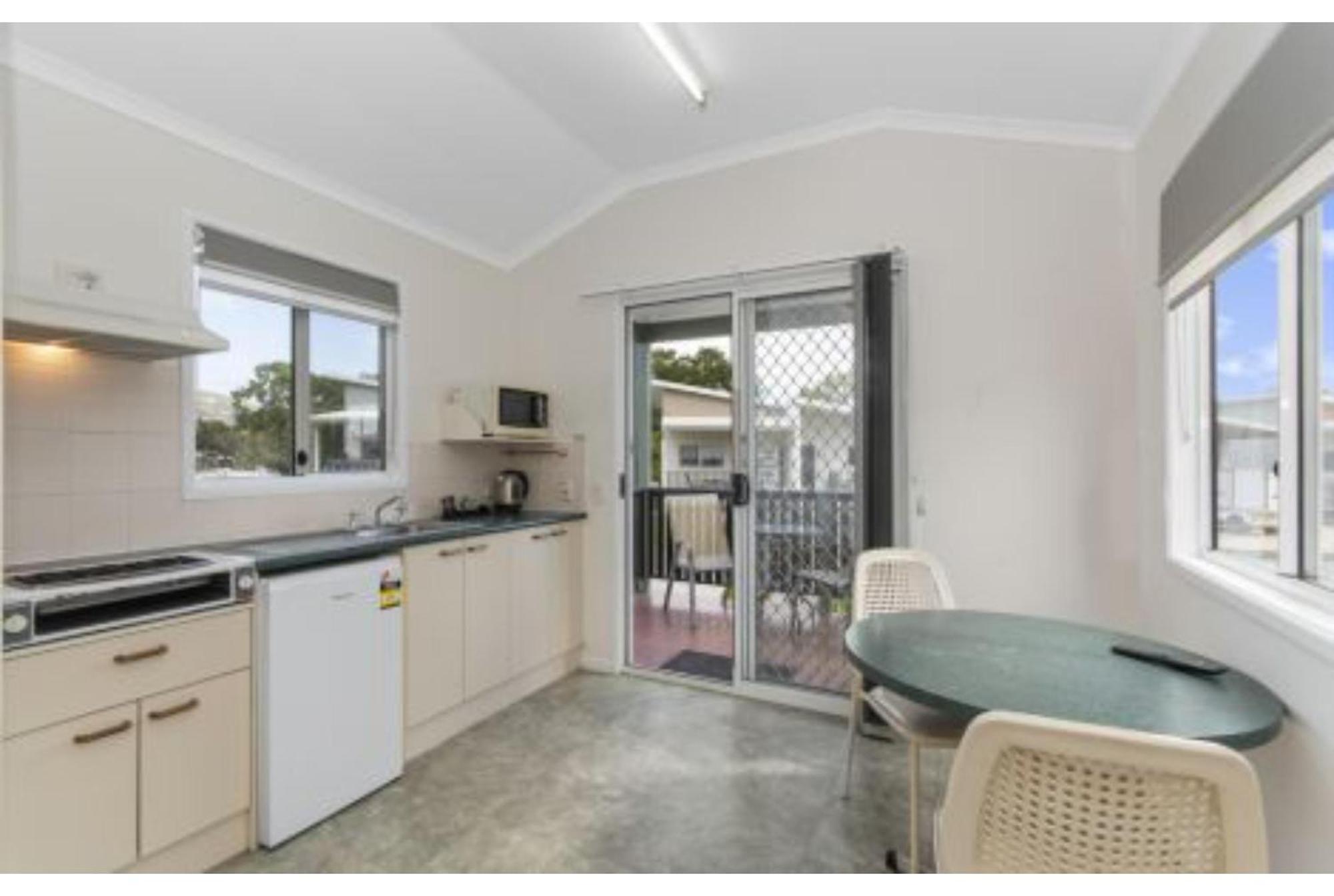 Discovery Parks - Townsville Room photo