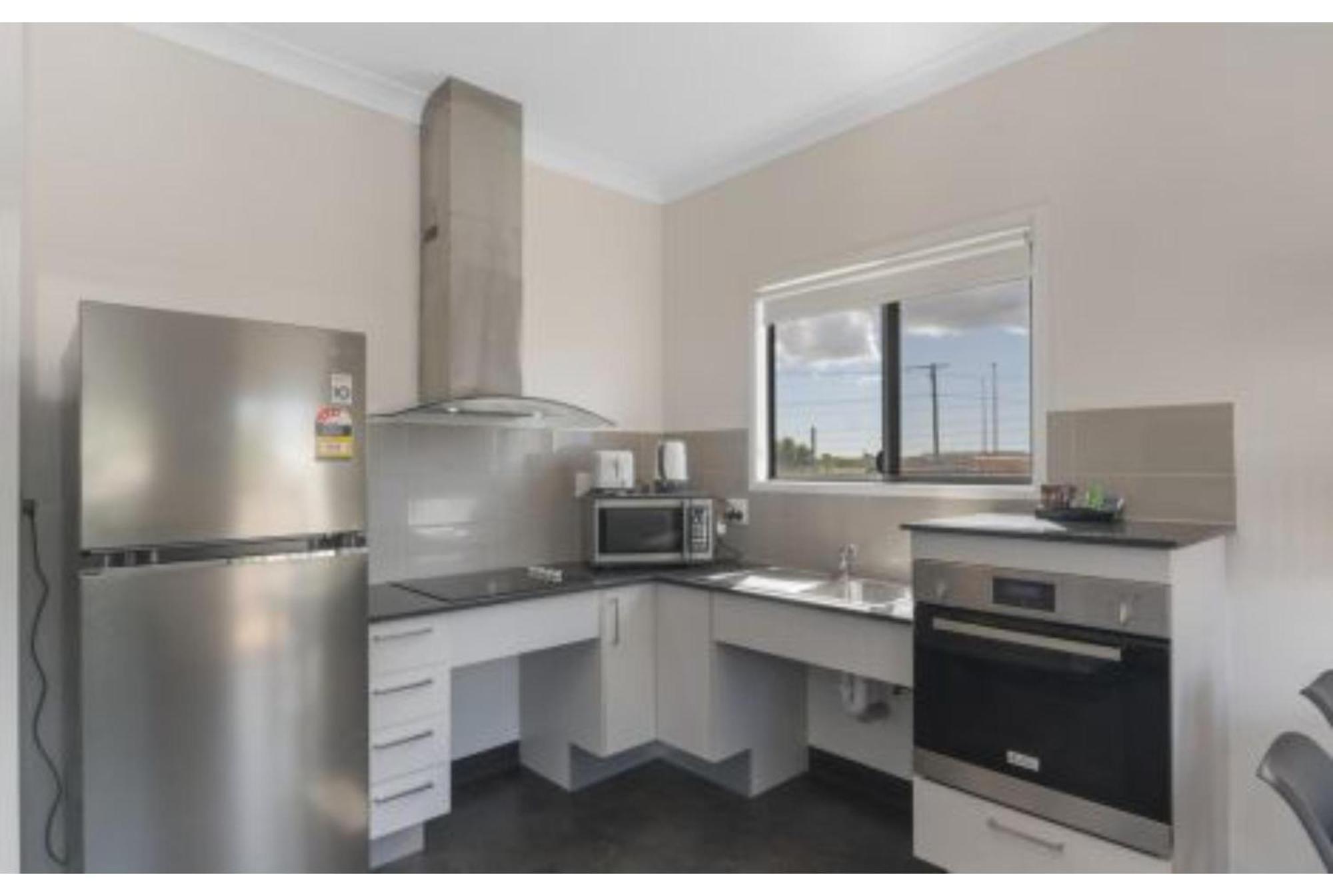 Discovery Parks - Townsville Room photo